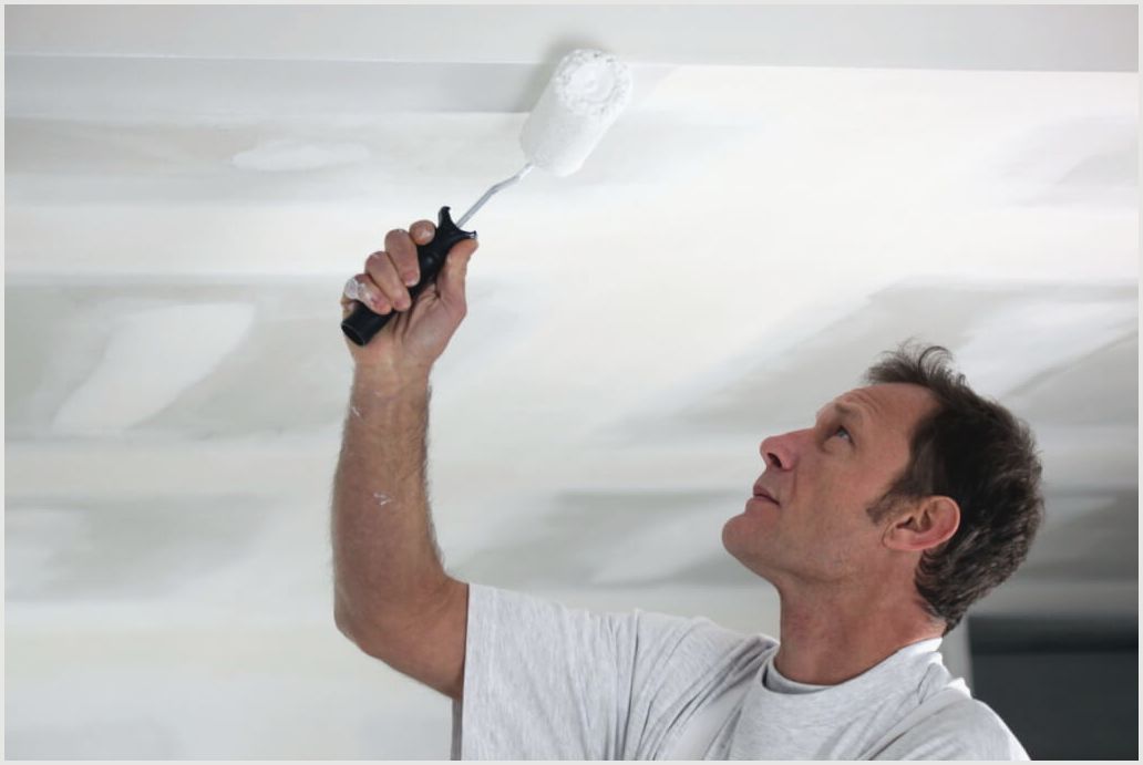 Как покрасить потолок водоэмульсионной краской без разводов и подтеков.